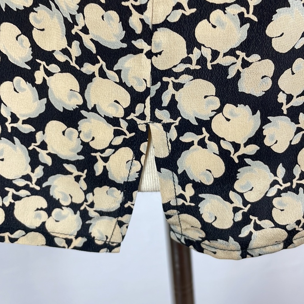 NWT Douglass 100% Silk Tan & Black Floral Blouse w/Back Keyhole - Size Medium - Picture 6 of 14